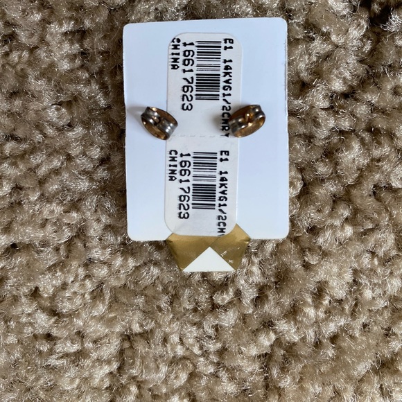 Heart Earrings w/ 14k diamond. - Picture 2 of 3